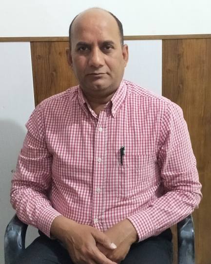 दंपती ने जुगाड़ से लगवाया टीका