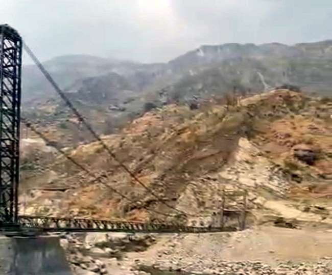 चीन सीमा को जोड़ने वाले दारमा मार्ग पर बैली ब्रिज तैयार