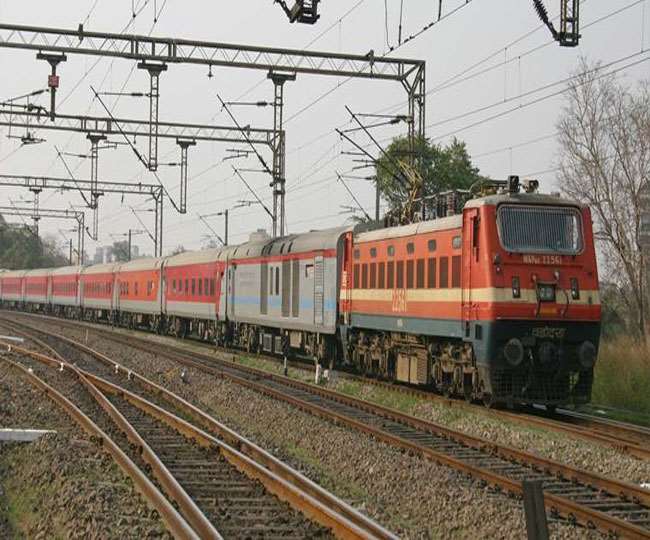 Indian Railway News: रेलवे ने यात्रियों की परेशानी को देखते हुए उठाया राहत भरा कदम,UP-बिहार वालों की बड़ी राहत