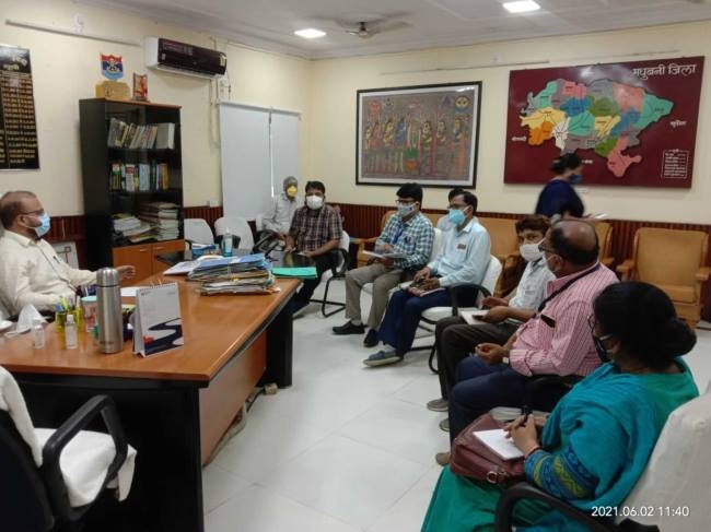 शहरी क्षेत्र के सभी वार्डों में टीकाकरण को ले डीएम ने दिए निर्देश