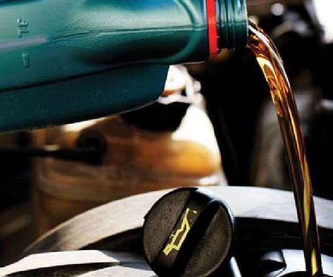 Myth About Engine Oil: क्या आप भी इंजन ऑयल को लेकर रहते हैं कंफ्यूज, इन आसान तरीकों को अपनाकर घर पर पता लगाएं अपने इंजन का हाल