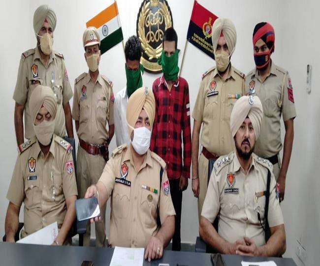 Snatching in Ludhiana: लुधियाना में झपटमार गिरोह के दाे सदस्य मोटरसाइकिल समेत गिरफ्तार