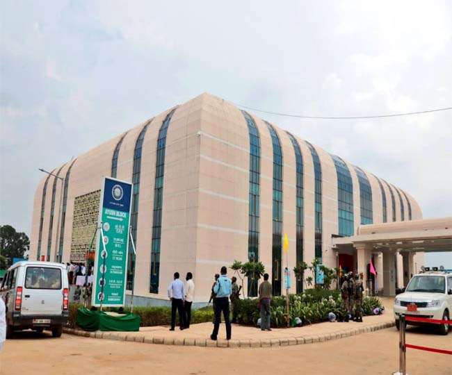 AIIMS Deoghar OPD: इलाज के लिए निर्धारित संख्या से ज्यादा जुटने लगे मरीज, लिमिट को लेकर गोड्डा सांसद ने कह दी बड़ी बात