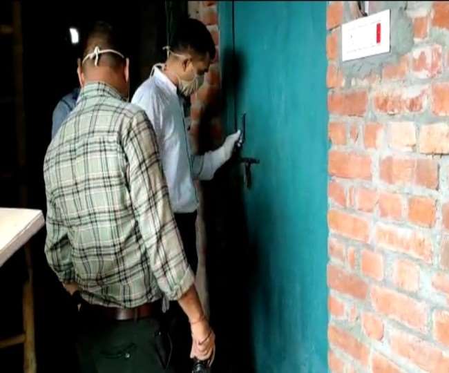 Pilibhit Suicide News : पति से विवाद के बाद पत्नी ने उठाया आत्मघाती कदम, फांसी लगाकर दी जान