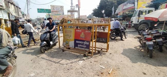 बाजार में बड़े वाहनों की एंटी पर लगाई रोक