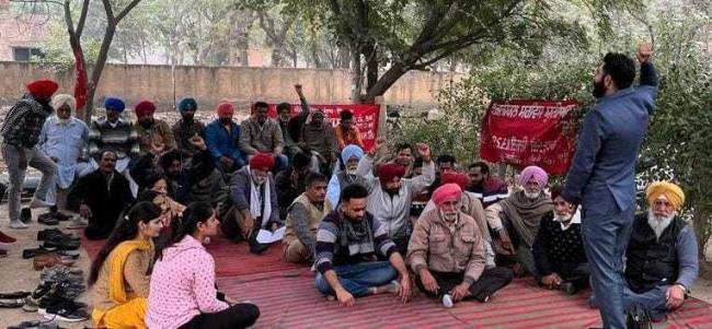 बिजली मुलाजिमों ने निकाली गेट रैली