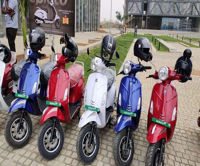 Top-5 EV Scooter: सिंगल चार्ज में मिलेगी 100 किमी की रेंज, कीमत 80,000 रुपये से है कम
