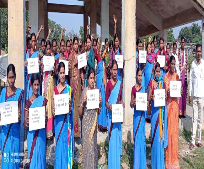 Saraikela News: बीस माह का बकाया मानदेय शीघ्र नहीं मिला तो अनिश्चितकालीन आमरण अनशन करेंगी जलसहिया