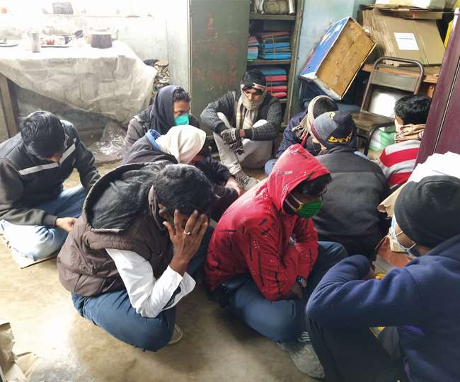Intermediate Exam 2021 : टीएनबी कॉलेज में इंटर की परीक्षा के दौरान पकड़े गए 22 मुन्ना भाई