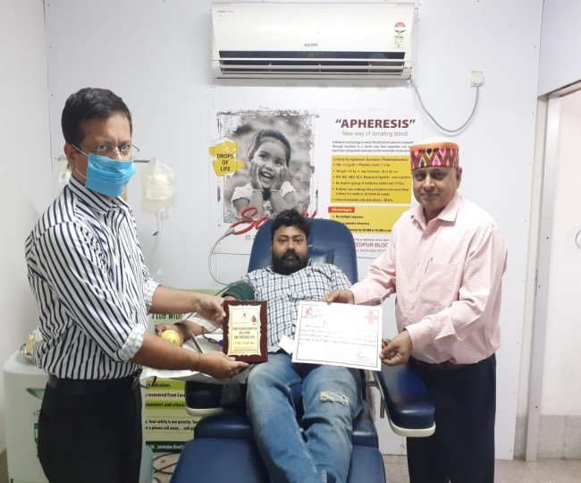 टाटा स्टील कर्मचारी चंदन कुमार ने पेश की मिसाल, चौथी बार किया प्लाज्मा दान; रेडक्रास ने किया सम्मानित