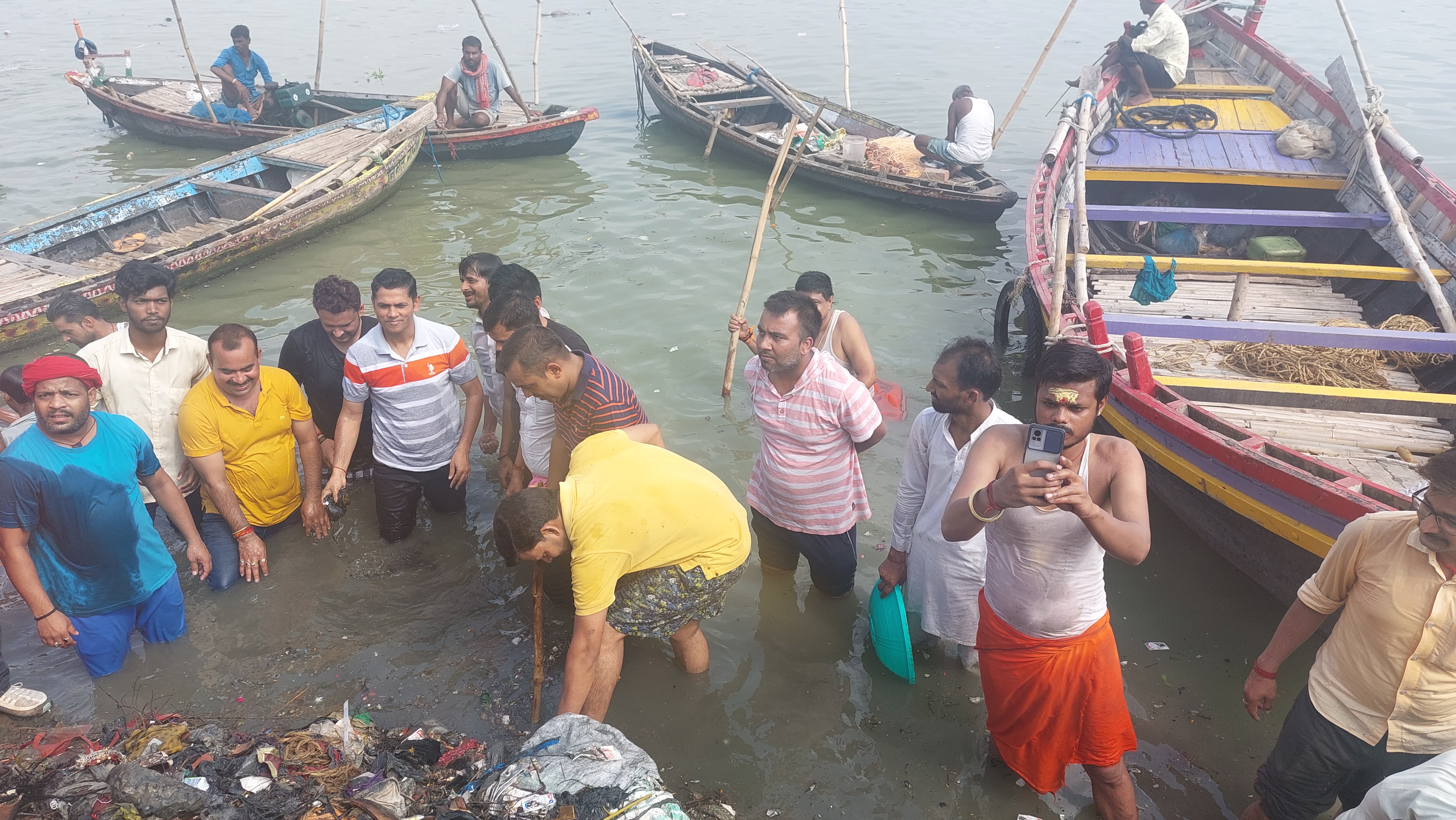 गंगा स्वच्छता के 400 सप्ताह पूरे होने पर चला विशेष अभियान