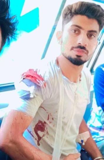 पंचायती जमीन की बोली देने पर ट्रक यूनियन के प्रधान व बेटे पर चलाई गोलियां