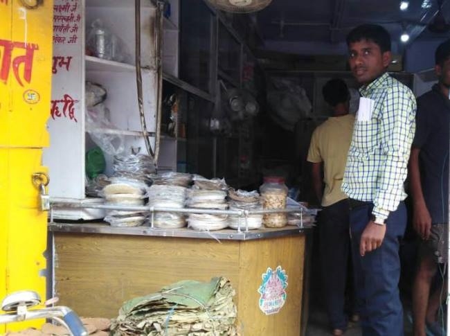 सिगल यूज प्लास्टिक के विरुद्ध धावा दल ने चलाया छापेमारी अभियान