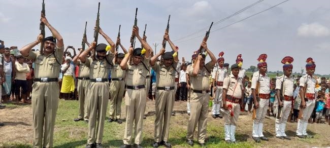 सैनिक सम्मान के साथ बीएसएफ जवान का हुआ अंतिम संस्कार