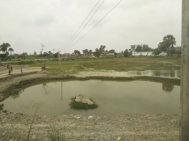 डुमरिया स्थित पितंबरा तालाब का अमृत सरोवर योजना के तहत होगा कायाकल्प