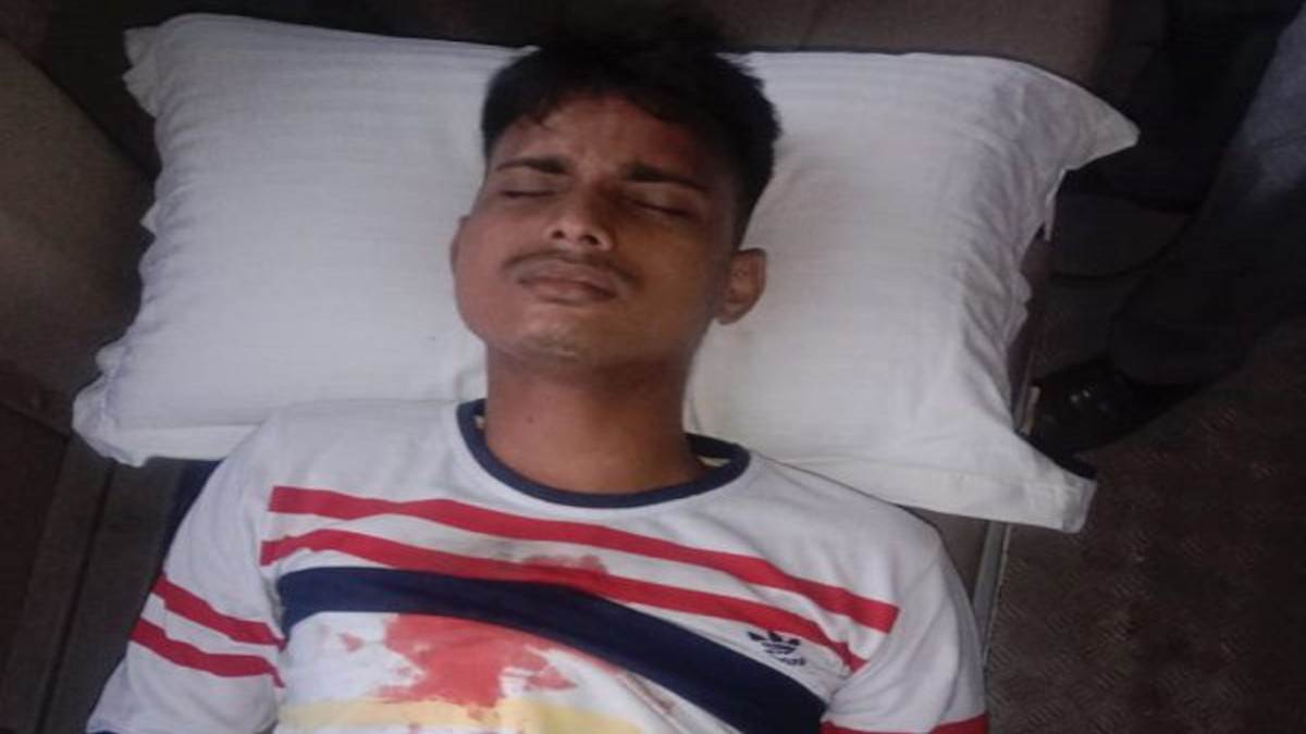 Jamshedpur News : महिला मित्र के साथ रंकिणी मंदिर से पूजा कर लौट रहे युवक को सीने में मारी गोली...बाइक छीनी