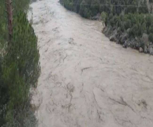 Jammu: दरिया में बही सेना की नाव पाकिस्तान पहुंची, जवानों ने पानी में छलांग लगाकर बचाई जान