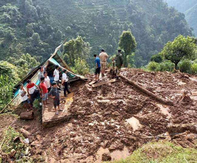 पश्चिम सिक्किम रिंचेनपोंग विस अंतर्गत बुम ताफल गांव में भूस्खलन से दो लोगों की मौत, दो घायल
