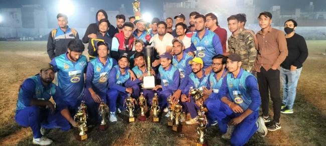हाथरस नाइट राइडर्स ने जीता एचपीएल टूर्नामेंट