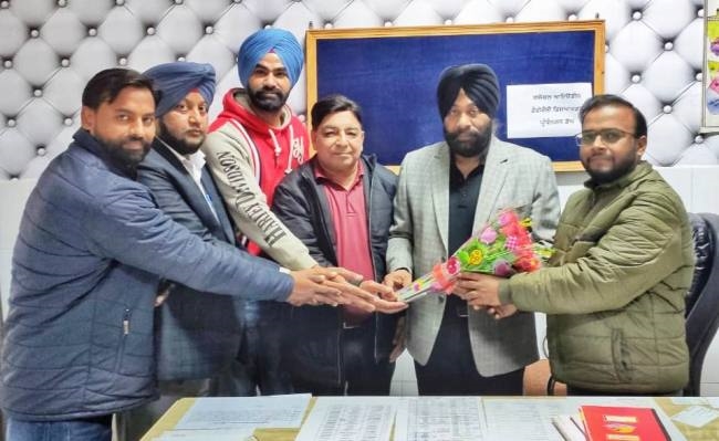 डा. सुरेंद्र सिंह ने बतौर एसएमओ ढुडीके का पदभार संभाला