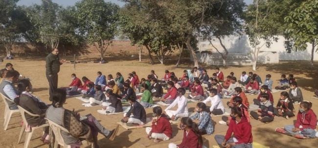पर्यावरण संरक्षण एवं कोविड से बचाव के बारे में किया जागरूक