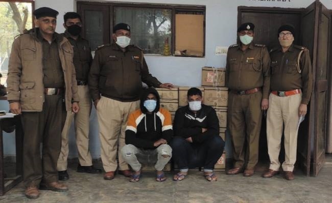 अवैध शराब ले जाते हुए दो आरोपितों को किया गिरफ्तार