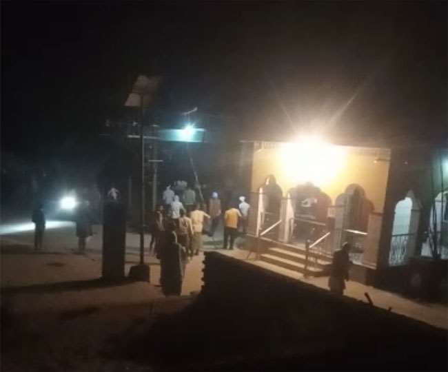 बिहार के सारण में जमीन कब्जा को लेकर फायरिंग व पथराव से माहौल में तनाव, पुलिस ने संभाली स्थिति