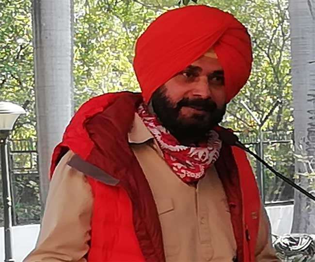 अरसे बाद मीडिया से रूबरू हुए नवजोत सिंह सिद्धू, कैप्टन अमरिंदर सरकार को फिर घेरा