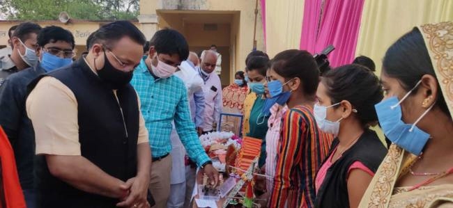महिलाओं के सहयोग के बगैर समाज नहीं हो सकता समृद्ध व सशक्त: एसडीओ