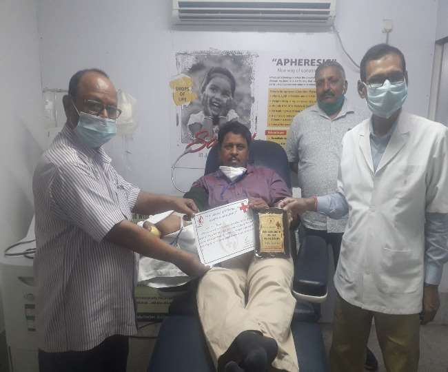 कोरोना मरीजों की जान बचाने के लिए रेडक्रास की चौतरफा पहल, टीकाकरण के साथ रक्त व प्लाज्मा दान में भी सक्रियता Jamshedpur News