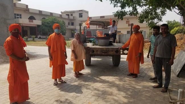 सदमे में टिटौली के ग्रामीण, हवन-यज्ञ के साथ भगवान से कर रहे दुआएं