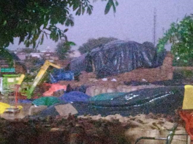 बारिश से मंडी में किसान हुए चिंतित