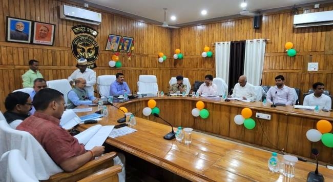 बाढ़ से बचाव व कटान रोकने को विधायकों ने रखे सुझाव