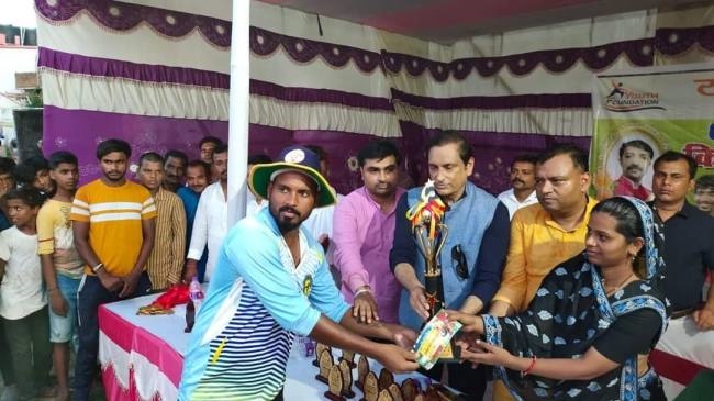 फाइनल ग्रैंड फिनाले में जमुई की टीम ने बेगूसराय को चार रन से हराया