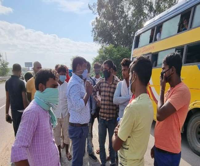 अनफिट बस से बाराबंकी से बिहार ले लाए जा रहे थे 140 यात्री, परिवहन विभाग ने किया सीज