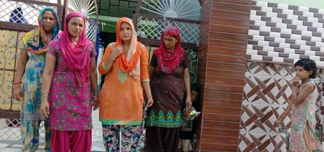 उचाना के वार्ड 3 में बंदरों ने महिलाओं को काटा, अस्पताल में नहीं मिले रेबीज के इंजेक्शन