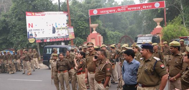 कमिश्नर संग वार्ता में बनी 'कुछ बात', धरने का फैसला पंचायत में