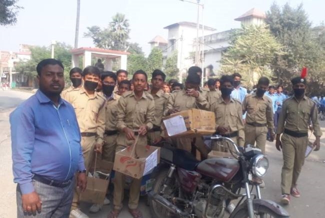 बक्शी उवि के छात्रों ने कचरा निस्तारण के प्रति लोगों को किया जागरूक