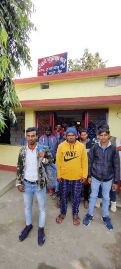 महिला बोगी से 80 रेलयात्री गिरफ्तार, जुर्माना लगा