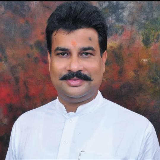 मालविका की चर्चा के बीच भाजपा में उठे विरोध के सुर