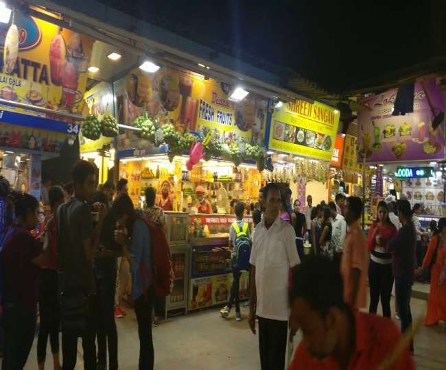 ताजनगरी में बनींं जगह जगह चौपाटी, हर जगह पर है कुछ खास स्वाद