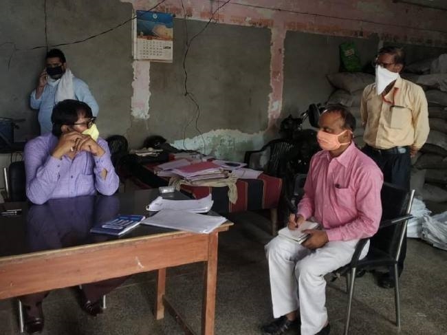 गेहूं से अभी तक भरा आधा सरकारी कटोरा