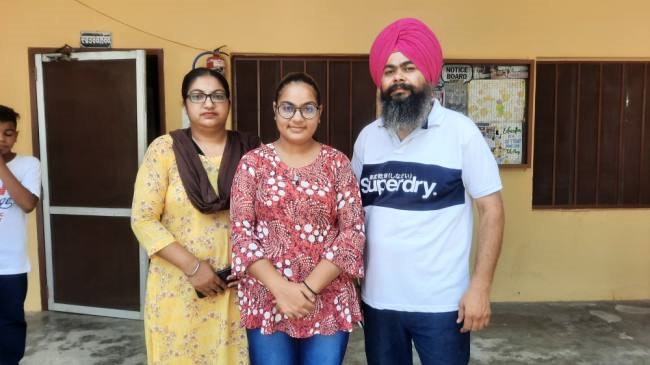 दर्जी की बेटी मनजोत कौर ने फतेहगढ़ साहिब में किया टाप