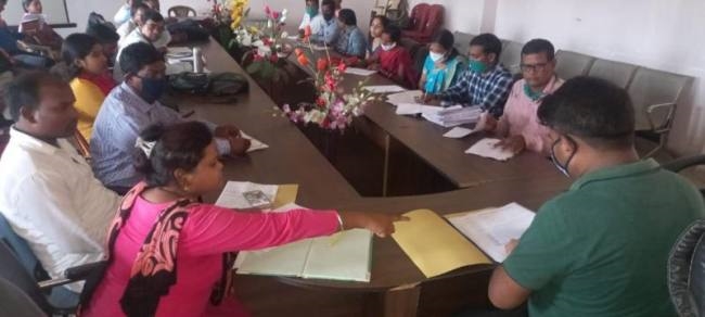 पीएम आवास योजना के लंबित आवासों को शीघ्र करें पूरा : बीडीओ