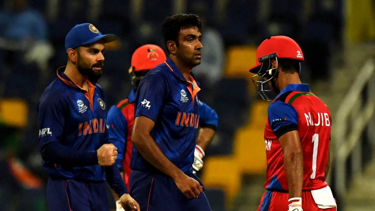 पूर्व कोच रवि शास्त्री को आर अश्विन का जवाब, टेस्ट और टी20 खेलने को लेकर दिया था बयान