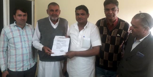 सरकारी बस चलाने के लिए डीसी से मिलेंगे गांवों के लोग
