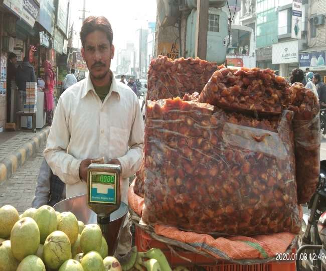 सर्दियों ने बढ़ाया खजूर का स्वाद, आपने खाया तो पास नहीं फटेकगी कमजोरी