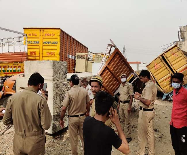 Delhi Accident: पंजाबी बाग इलाके में निर्माणाधीन पुल का हिस्सा गिरा, टेंपो सवार शख्स की मौत