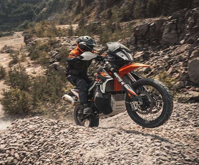 KTM ने भारत में लॉन्च किया 2022 KTM 390 एडवेंचर बाइक, मिलेंगे 2 ड्राइविंग मोड; जानें कीमत और खासियत