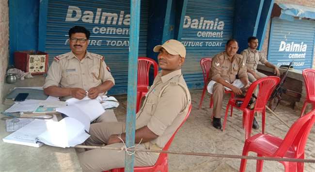 Mass Murder in Prayagraj : सामूहिक हत्याकांड में बेटे-बेटी के परिचितों में सुराग तलाश रही पुलिस